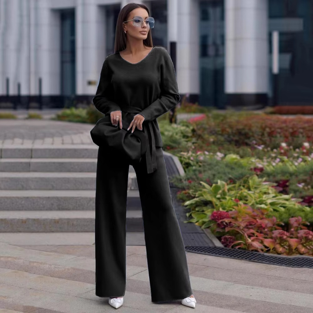 Lorena- Jersey de punto con cuello de pico y pantalón de pata ancha