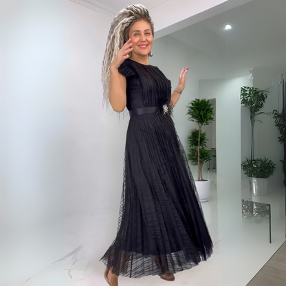Paola - Elegante vestido con escote redondo